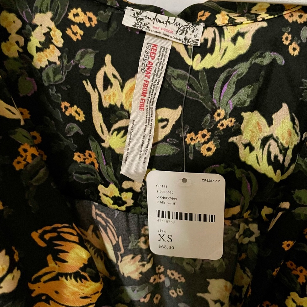 Intimately Free by Free People Elsa Floral bodysuit. - Picture 2 of 4